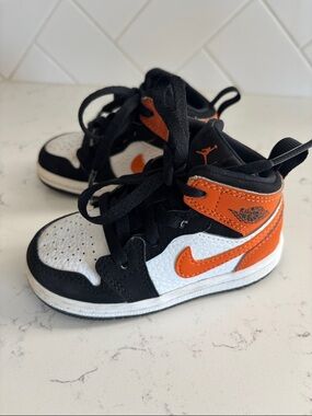 Jordan Kids Orange Black White High-Top Sneakers, size 6 (toddler)